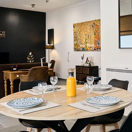 La Galerie 17 - Premium Location Apartment